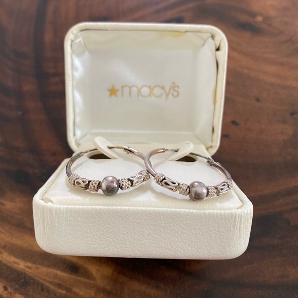 NWOT Macy’s Silver Hoop Earrings - Picture 1 of 3